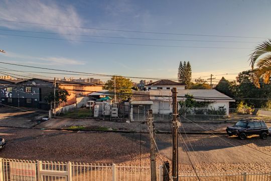 Vista de casa à venda com 4 quartos, 201m² em Sarandi, Porto Alegre