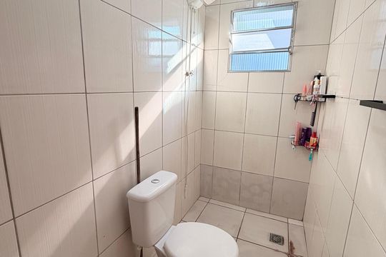 Banheiro Social de casa à venda com 2 quartos, 123m² em Parque Residencial Almerinda Chaves, Jundiaí