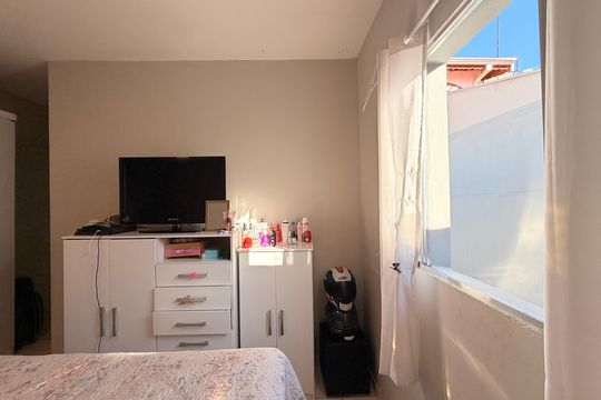 Quarto 1 de casa à venda com 2 quartos, 123m² em Parque Residencial Almerinda Chaves, Jundiaí