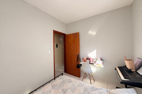Quarto 2 de casa à venda com 2 quartos, 123m² em Parque Residencial Almerinda Chaves, Jundiaí