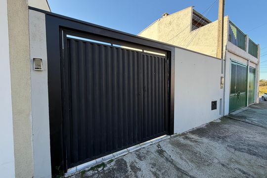 Fachada de casa à venda com 2 quartos, 123m² em Parque Residencial Almerinda Chaves, Jundiaí
