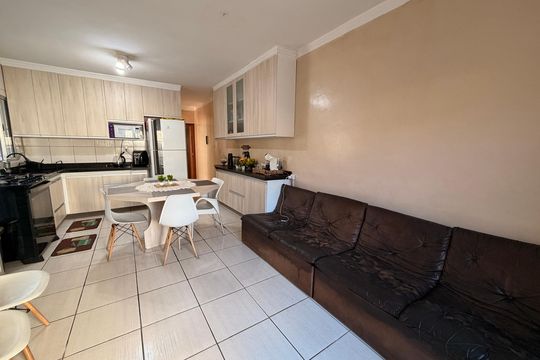 Sala de casa à venda com 2 quartos, 123m² em Parque Residencial Almerinda Chaves, Jundiaí