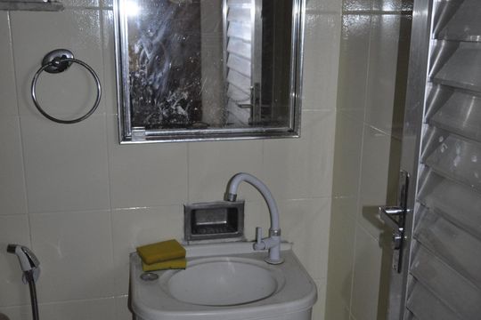 Banheiro de apartamento para alugar com 2 quartos, 56m² em Abolição, Rio de Janeiro