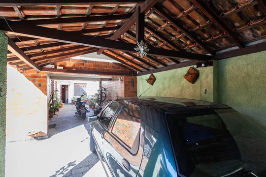 Garagem de casa à venda com 3 quartos, 250m² em Alípio de Melo, Belo Horizonte
