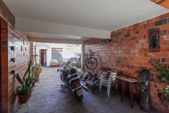 Garagem de casa à venda com 3 quartos, 250m² em Alípio de Melo, Belo Horizonte