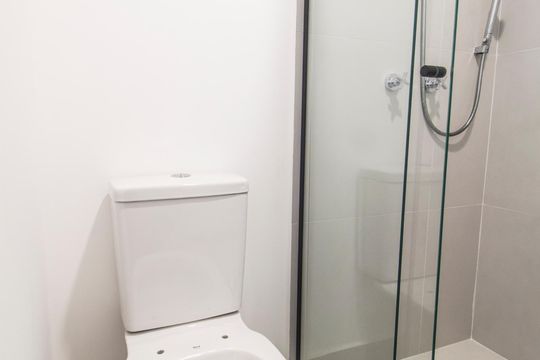 Banheiro da Suíte de apartamento para alugar com 3 quartos, 86m² em Alphaville Empresarial, Barueri