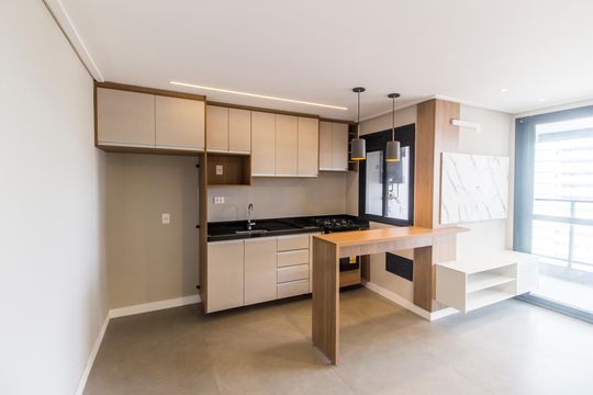 Cozinha de apartamento para alugar com 3 quartos, 86m² em Alphaville Empresarial, Barueri