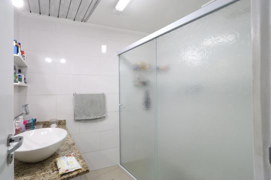 Banheiro de apartamento à venda com 2 quartos, 115m² em Sumarezinho, São Paulo