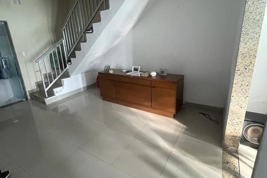 Sala de casa para alugar com 3 quartos, 100m² em Osvaldo Cruz, Rio de Janeiro