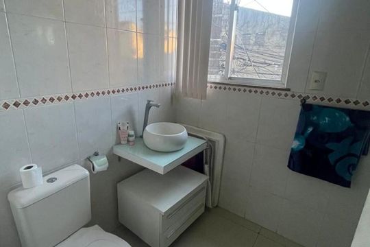 Banheiro social de casa para alugar com 3 quartos, 100m² em Osvaldo Cruz, Rio de Janeiro