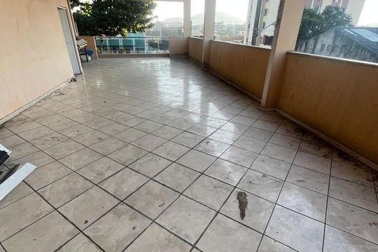 Área comum de casa para alugar com 3 quartos, 100m² em Osvaldo Cruz, Rio de Janeiro