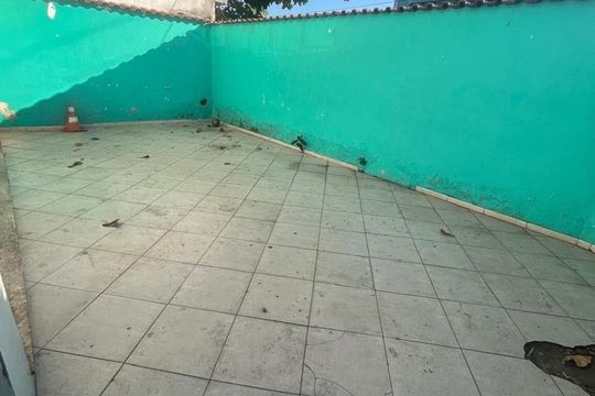 Área externa de casa para alugar com 3 quartos, 100m² em Osvaldo Cruz, Rio de Janeiro