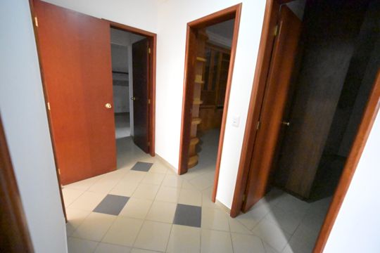 Apartamento à venda com 6 quartos, 171m² em Setor Bela Vista, Goiânia