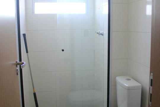 Banheiro  de apartamento para alugar com 2 quartos, 43m² em Vila Barros, Guarulhos