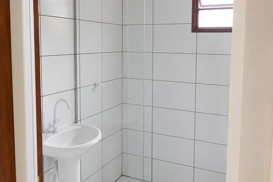 Banheiro de casa para alugar com 1 quarto, 39m² em Esmeralda, Viamão