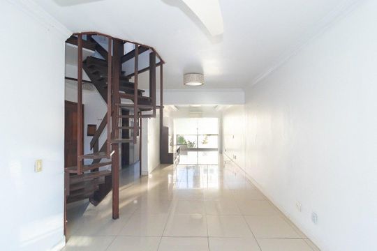 Sala de apartamento para alugar com 3 quartos, 140m² em Petrópolis, Porto Alegre