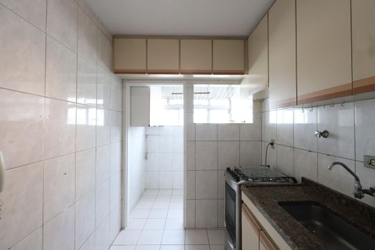 Cozinha de apartamento para alugar com 2 quartos, 55m² em Vila Gomes Cardim, São Paulo
