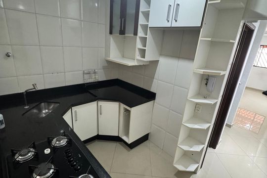 Cozinha de casa de condomínio para alugar com 2 quartos, 72m² em Vila Ré, São Paulo