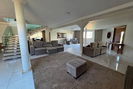Casa para alugar com 5 quartos, 964m² em Colônia Agrícola Samambaia, Brasília
