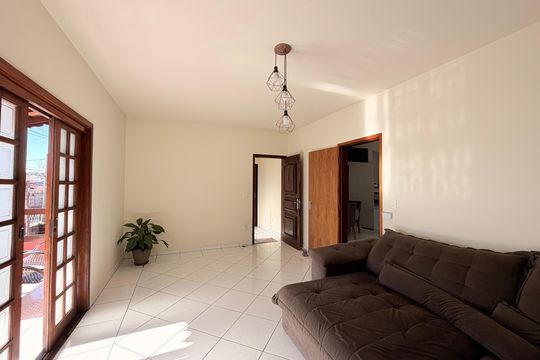 Casa à venda com 3 quartos, 186m² em Vila Aparecida, Jundiaí