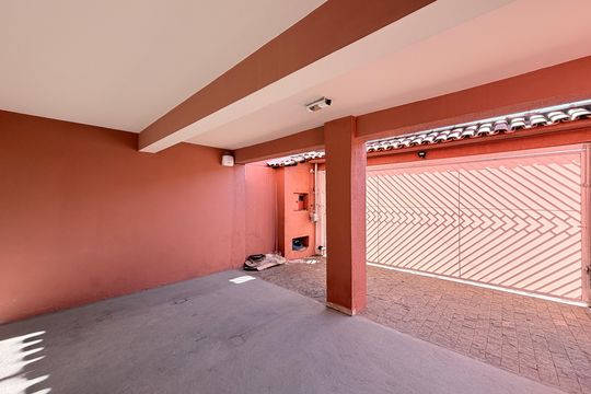 Garagem de casa à venda com 3 quartos, 186m² em Vila Aparecida, Jundiaí