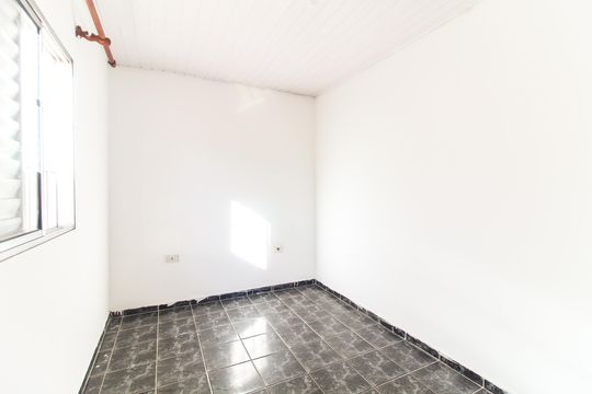 Quarto 2 de casa para alugar com 2 quartos, 250m² em Jardim das Oliveiras, São Paulo