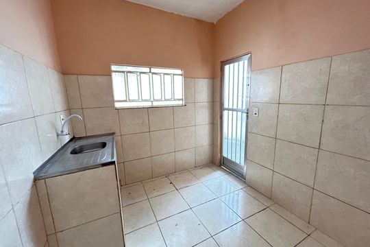 Cozinha de casa para alugar com 1 quarto, 38m² em Pavuna, Nilópolis