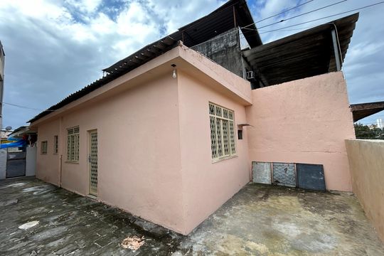 Fachada de casa para alugar com 1 quarto, 38m² em Pavuna, Nilópolis