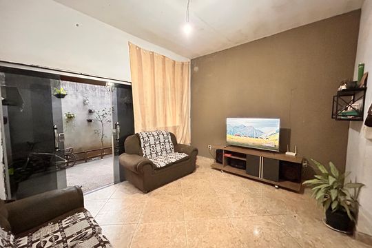 Casa à venda com 2 quartos, 132m² em Arvoredo, Contagem