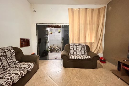 Casa à venda com 2 quartos, 132m² em Arvoredo, Contagem
