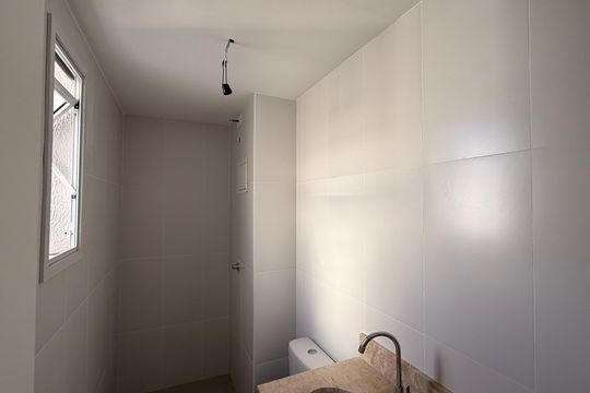 Banheiro da Suíte de apartamento à venda com 2 quartos, 62m² em Setor Bueno, Goiânia