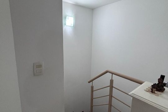 Escada de apartamento à venda com 3 quartos, 104m² em Recreio dos Bandeirantes, Rio de Janeiro