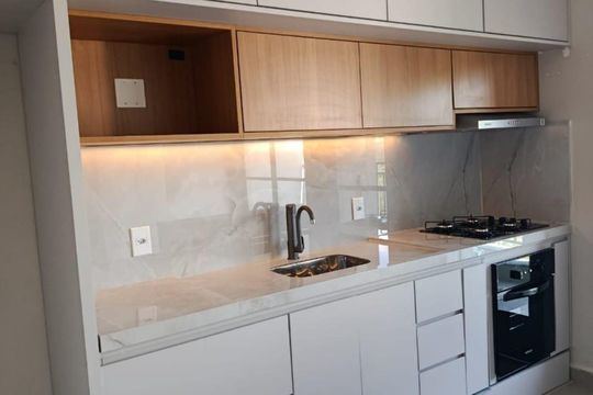 Cozinha de apartamento para alugar com 2 quartos, 59m² em Votupoca, Barueri