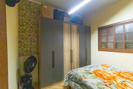 Quarto de casa à venda com 3 quartos, 297m² em Harmonia, Canoas