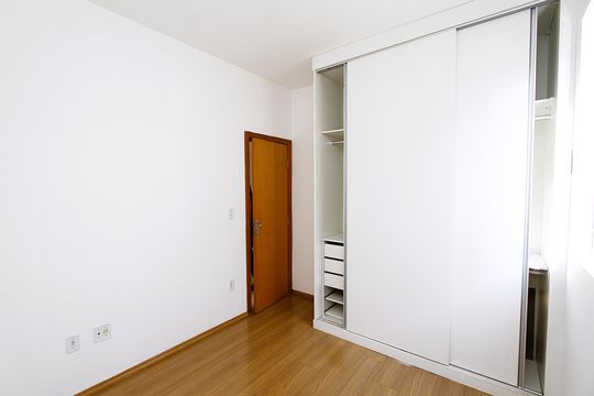 Quarto 2 de apartamento para alugar com 3 quartos, 93m² em Estoril, Belo Horizonte