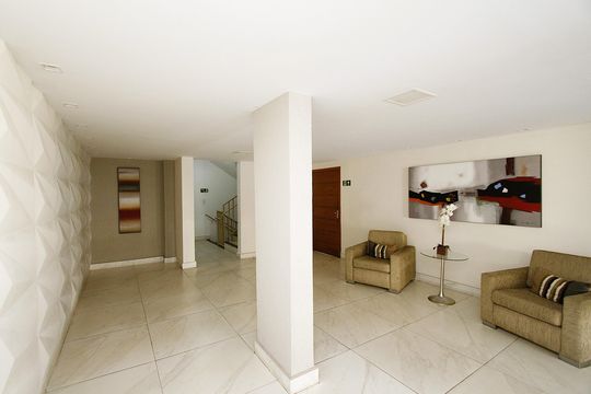 Hall de entrada de apartamento para alugar com 3 quartos, 93m² em Estoril, Belo Horizonte