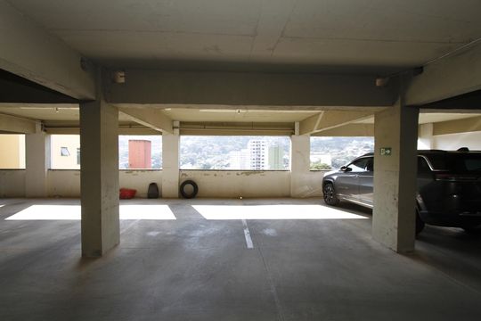 Garagem de apartamento para alugar com 3 quartos, 93m² em Estoril, Belo Horizonte