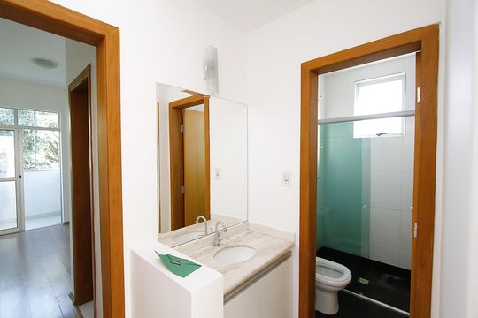 Banheiro Social de apartamento para alugar com 3 quartos, 93m² em Estoril, Belo Horizonte