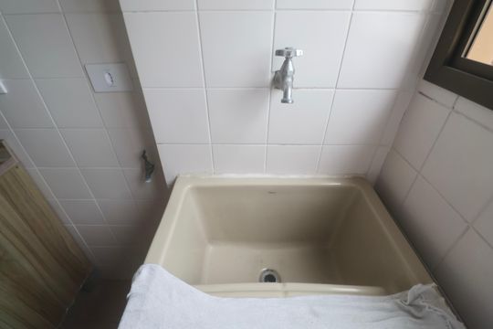 Área de Serviço de apartamento para alugar com 2 quartos, 80m² em Vila Julia, Guarujá