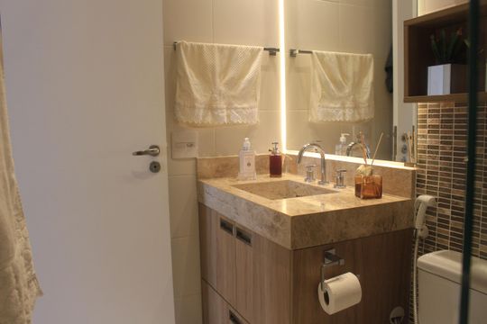 Banheiro de apartamento à venda com 2 quartos, 69m² em Cerâmica, São Caetano do Sul