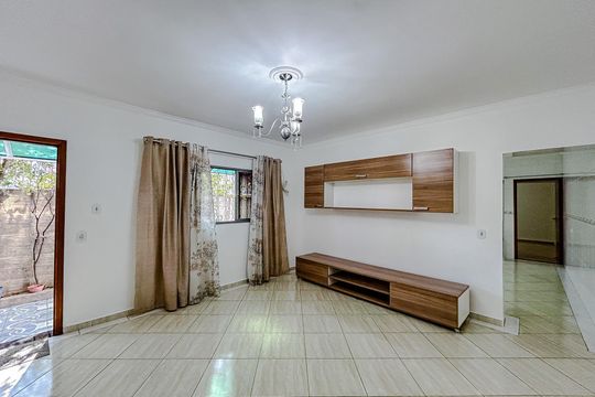 Casa para alugar com 3 quartos, 308m² em Vila Sao Geraldo, São Paulo