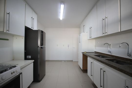 Cozinha de apartamento à venda com 4 quartos, 210m² em Real Parque, São Paulo