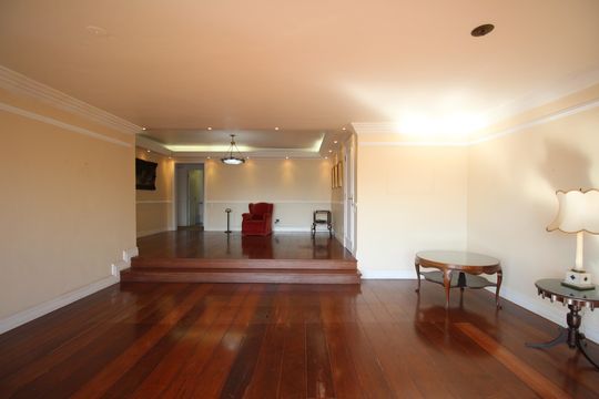 Sala de apartamento para alugar com 4 quartos, 210m² em Real Parque, São Paulo