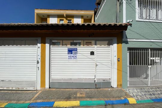 Fachada + Placa de casa à venda com 3 quartos, 150m² em Vila Marieta, São Paulo