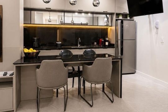 Cozinha de apartamento para alugar com 2 quartos, 80m² em Jurerê Internacional, Florianópolis