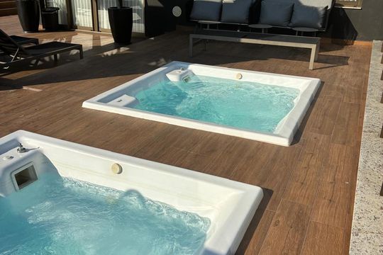 Área externa de apartamento para alugar com 2 quartos, 80m² em Jurerê Internacional, Florianópolis