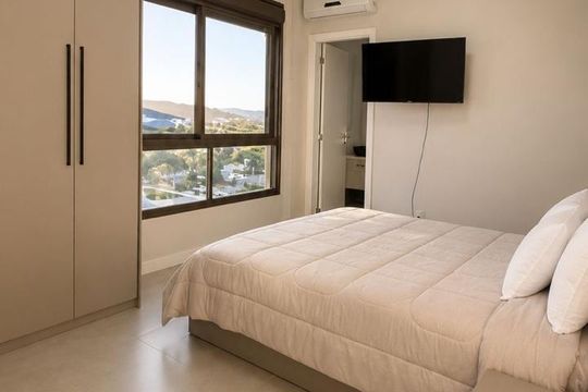 Quarto de apartamento para alugar com 2 quartos, 80m² em Jurerê Internacional, Florianópolis