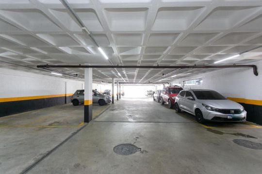 Garagem de apartamento à venda com 2 quartos, 43m² em Jardim Helena, São Paulo