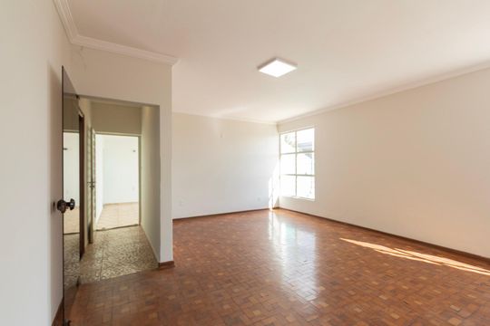 Casa para alugar com 5 quartos, 245m² em Jardim Santa Rosália, Sorocaba