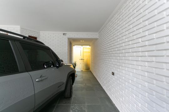 Garagem  de casa para alugar com 3 quartos, 190m² em Jardim Norma, São Paulo